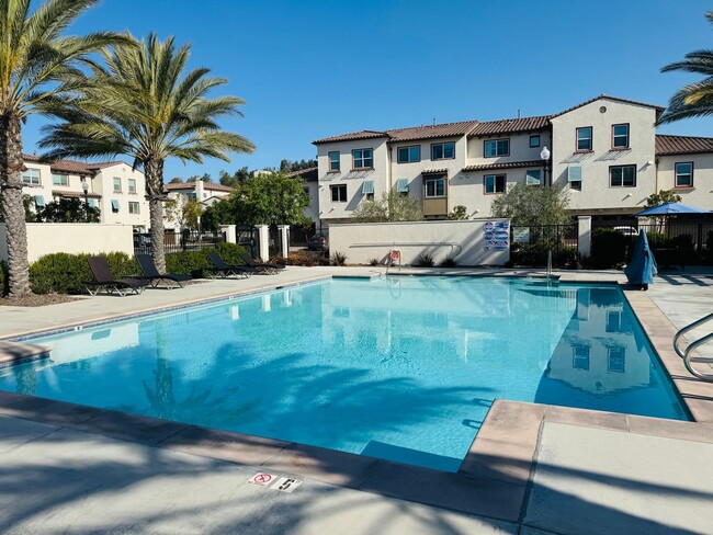 Building Photo - Experience Luxury Living With 4 Bedrooms o...