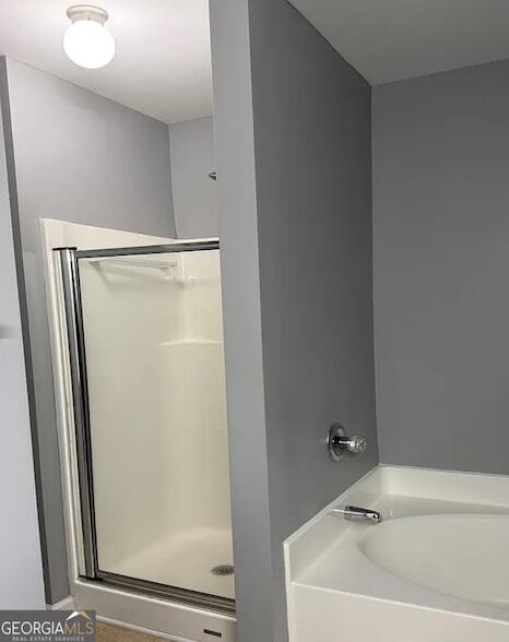 Building Photo - 5054 Lower Elm St