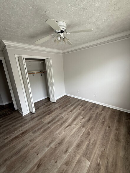 Building Photo - 5600 Sugar Crossing Dr