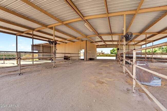 Building Photo - 3002 E Sherry Ln