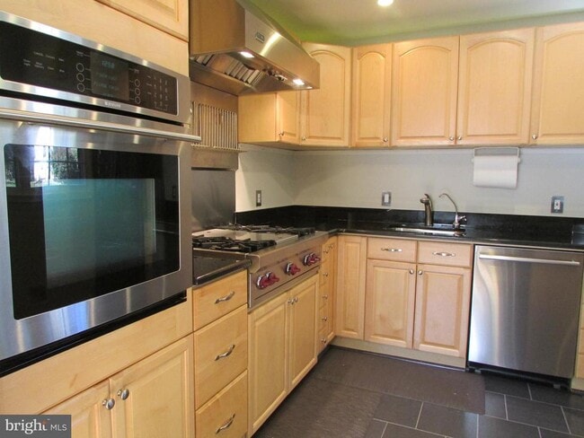 Building Photo - 4213 Nutwood Way