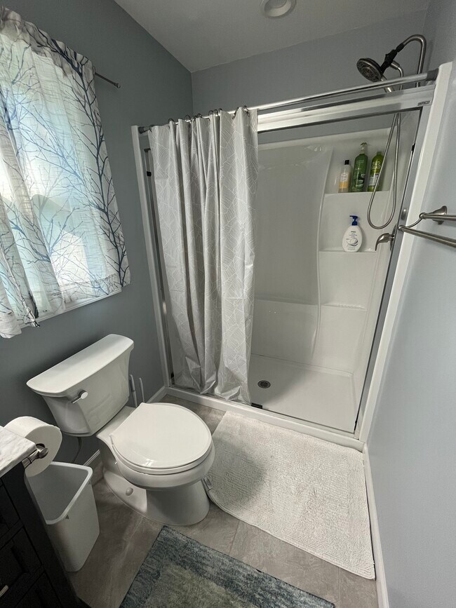 Building Photo - 315 Goldfinch Pl