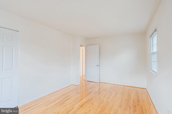 Building Photo - 13715 Smallwood Ct