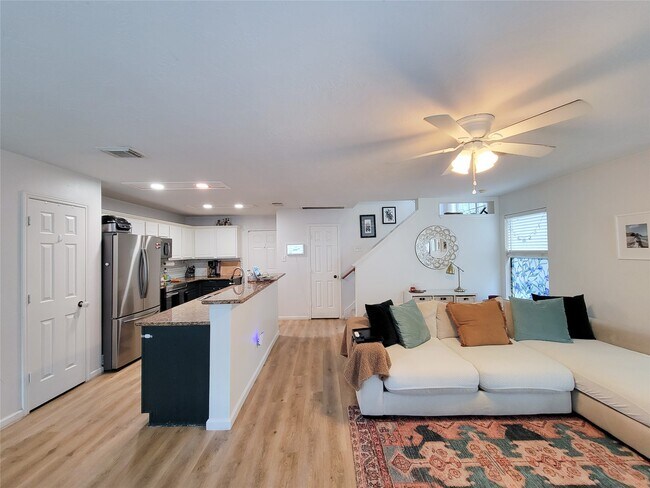 Building Photo - 42 Wineberry Pl