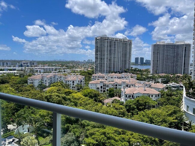 Building Photo - 4000 Island Blvd