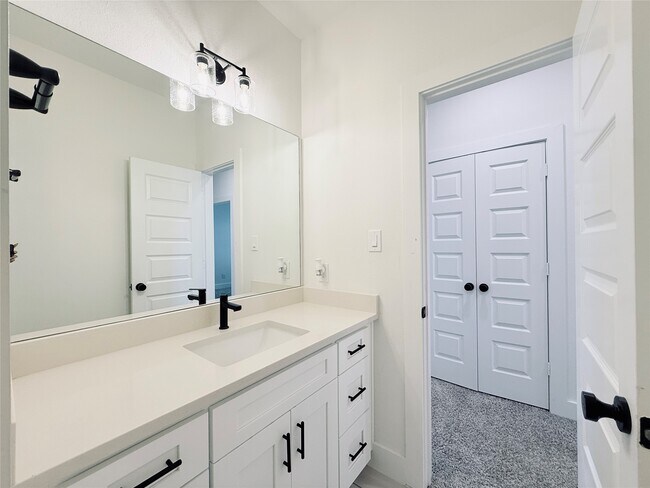Building Photo - 16575 Oasis Glade Dr