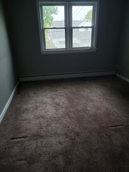 Bedroom 2 - 25 Fernwood Ave