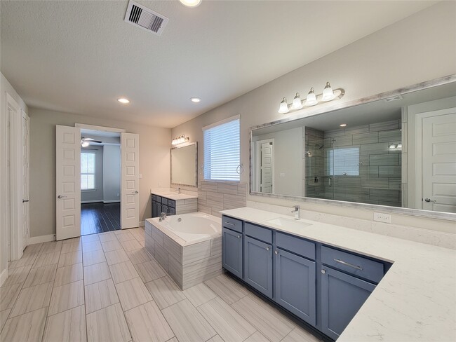 Building Photo - 935 W Lacey Garden Loop