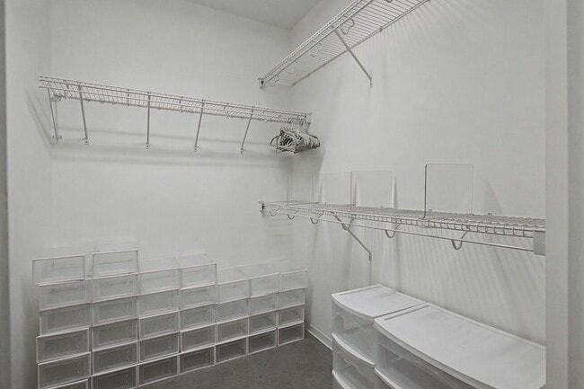 Building Photo - 2115 Yeaman Pl