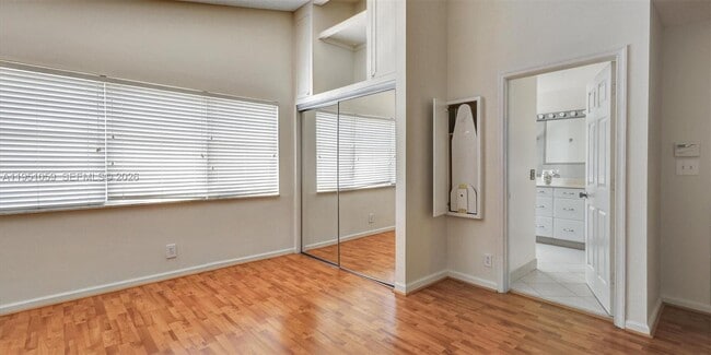 Building Photo - 1110 NW 108th Ave