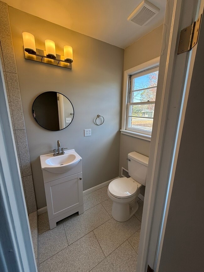 Building Photo - 61 Loganberry Cir