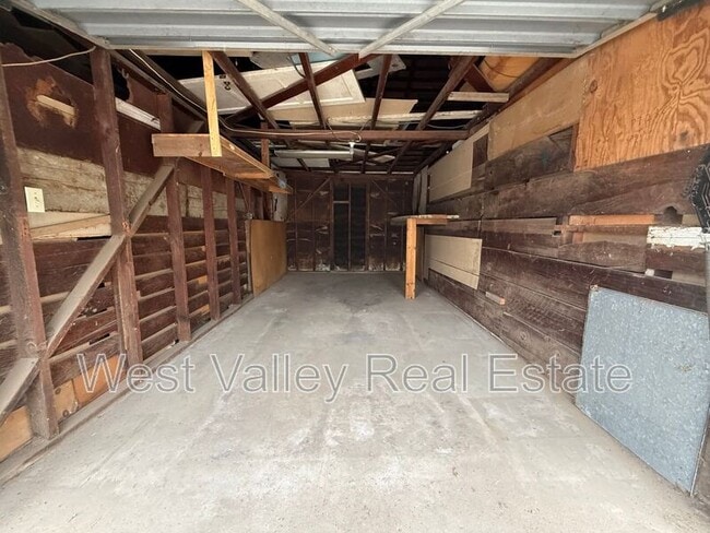 Building Photo - 1605 Howard Ave