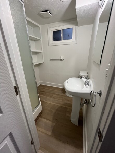 Building Photo - 534 S Main St