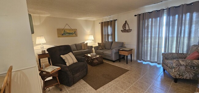 Building Photo - 1711 Fawn Vista Dr N