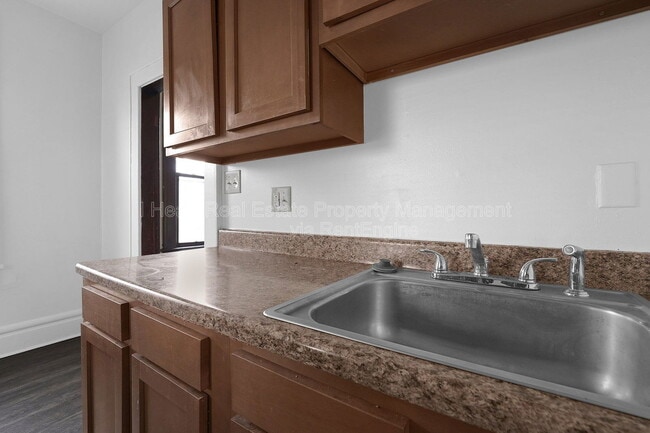 Building Photo - 794 S 22nd St