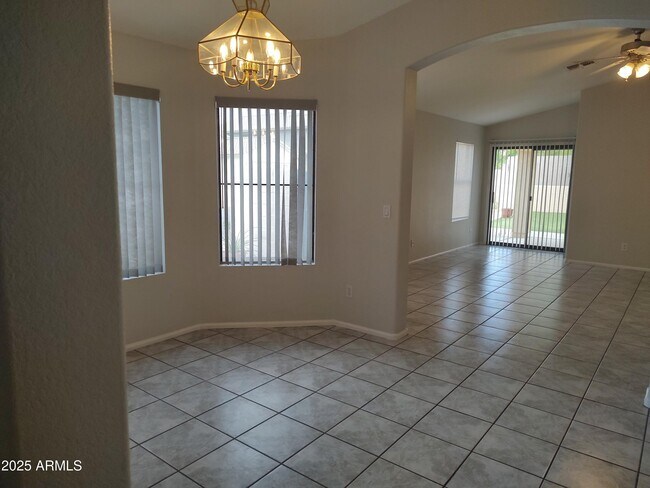Building Photo - 3220 E Hononegh Dr