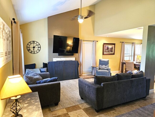 Building Photo - 3 Bed 2.5 Bath Hidden Gem in Flower Mound!
