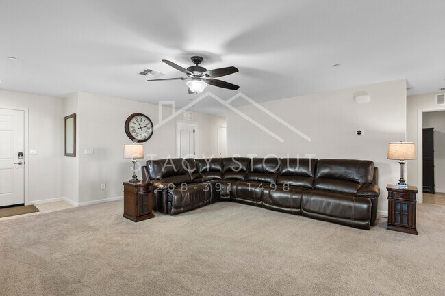 Building Photo - 1385 Deerwood St