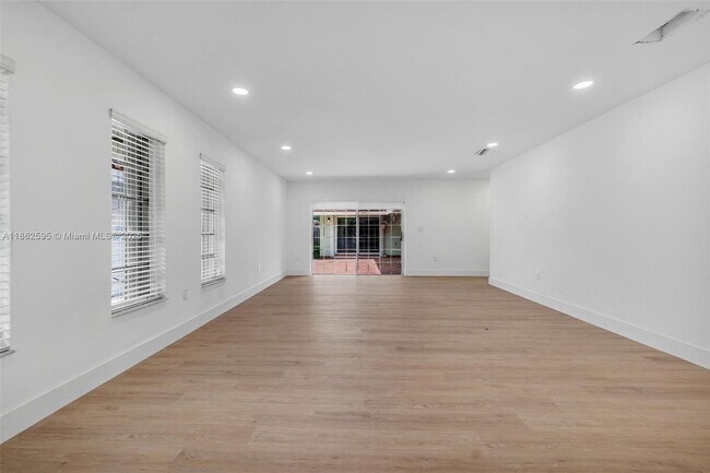 Building Photo - 7461 SW 115th Ct