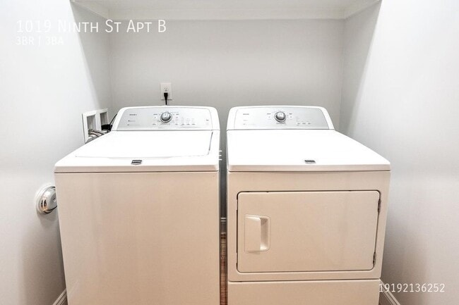 Building Photo - 1019 9th St