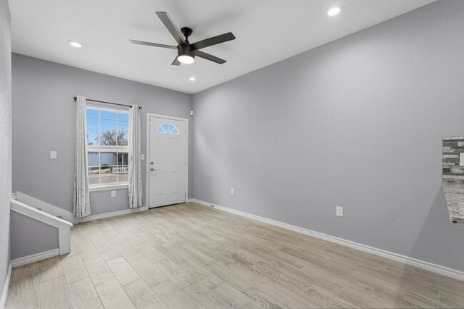 Building Photo - 16680 E Ivanhoe St