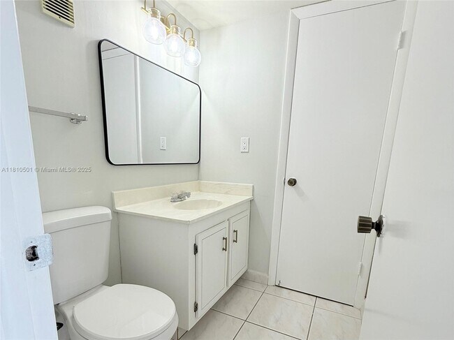 Building Photo - 1300 St Charles Pl