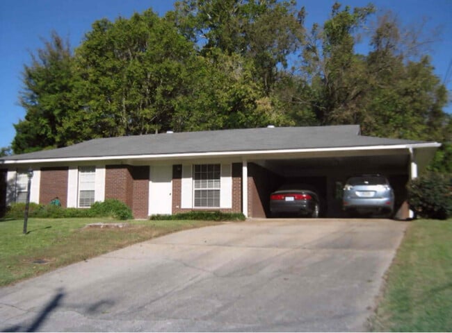 Primary Photo - 212 Signal Hill Dr