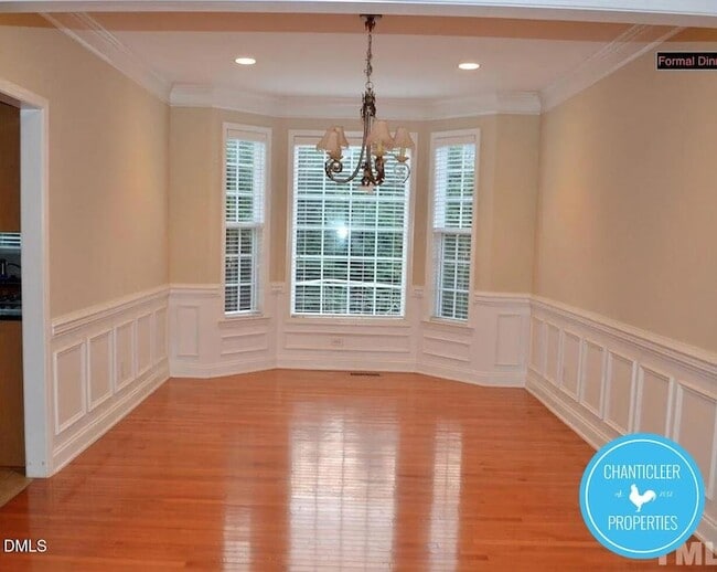 Building Photo - 200 Elmhaven Way