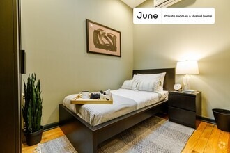 Building Photo - Private bedroom in 3 bed/1 bath Home