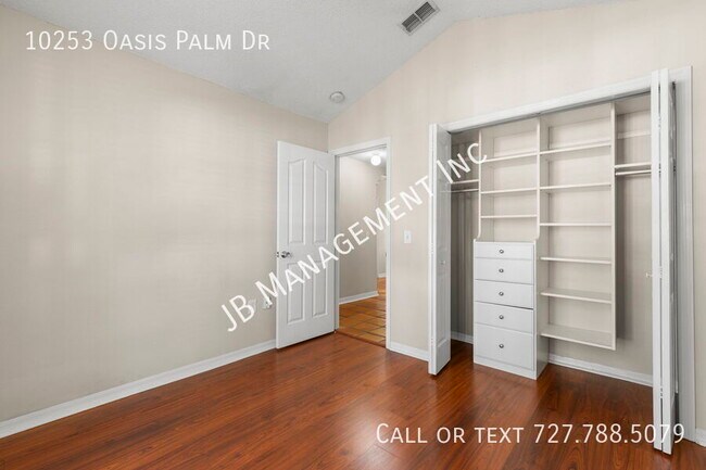 Building Photo - 10253 Oasis Palm Dr