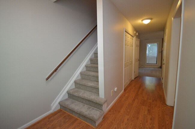 Building Photo - 616 Applecross Dr
