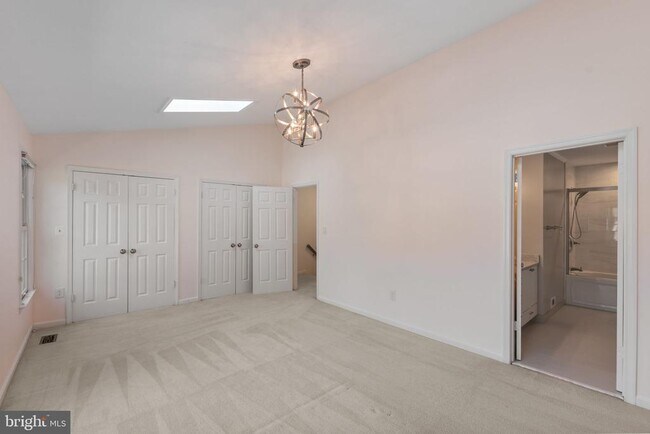 Building Photo - 6860 Williamsburg Pond Ct