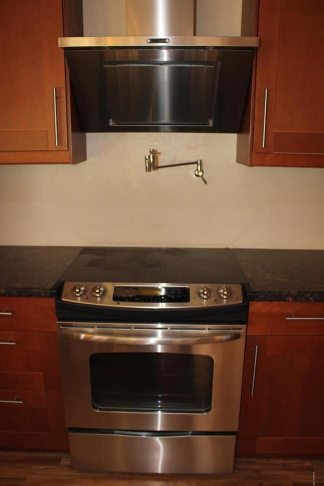 Building Photo - 1221 W Chicago St