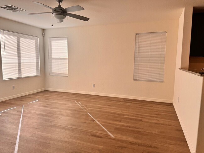 Building Photo - 3 Bed and 2.5 Bathrooms Home for Rent