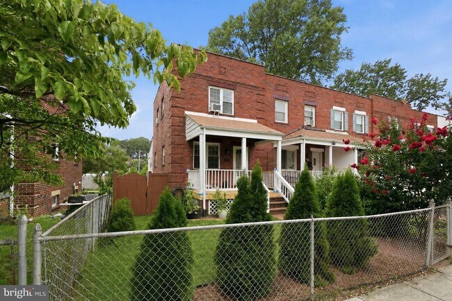 Building Photo - 345 Wesmond Dr