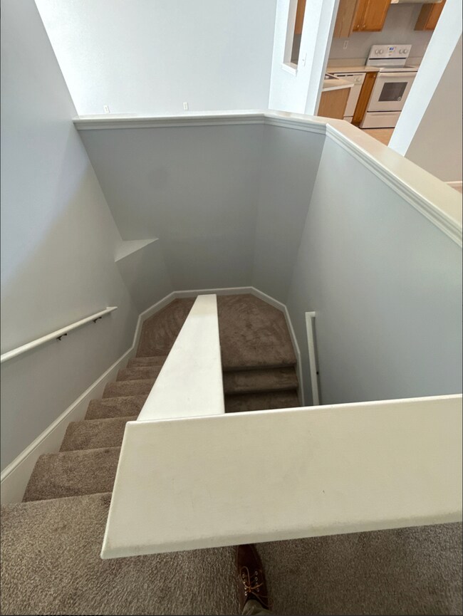 Building Photo - 3 Bed 2 Bath