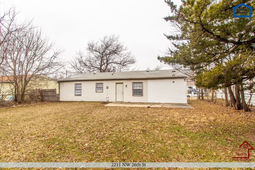 Building Photo - 2211 NW 26th St