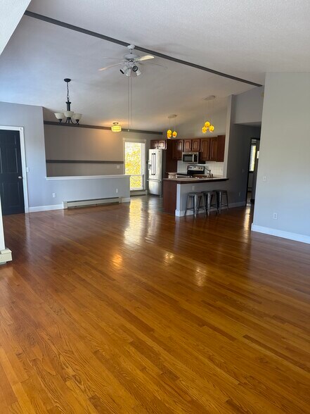 Building Photo - 35 Husson Ave