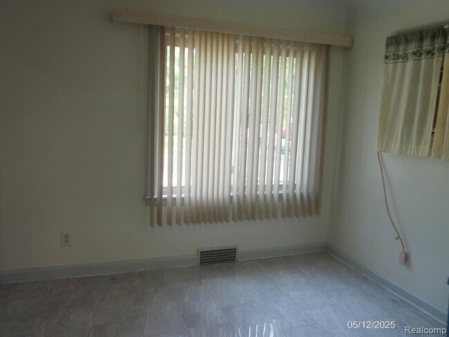 Building Photo - 4861 Korte St