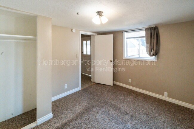 Building Photo - 611 E Longfellow Ave