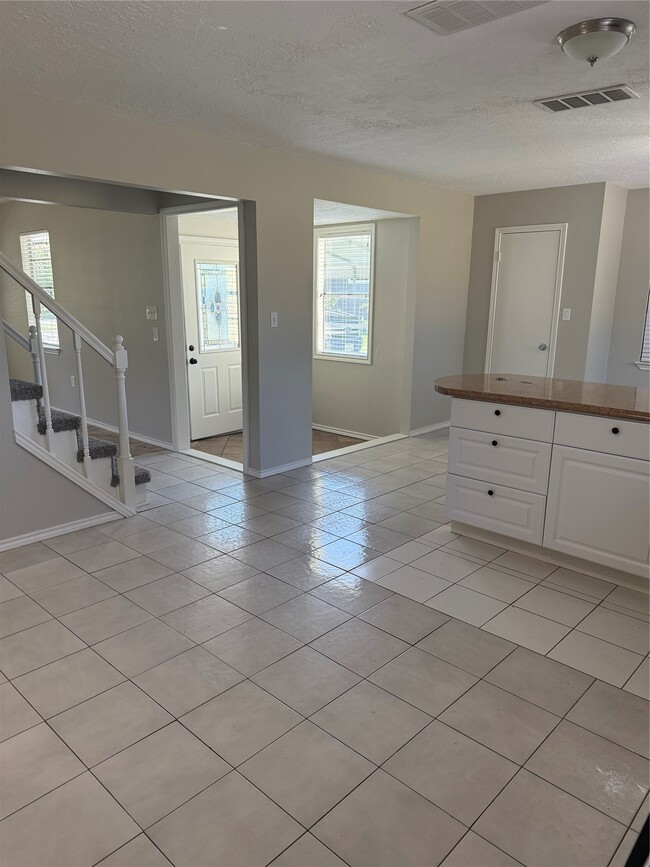 Building Photo - 615 Texas St