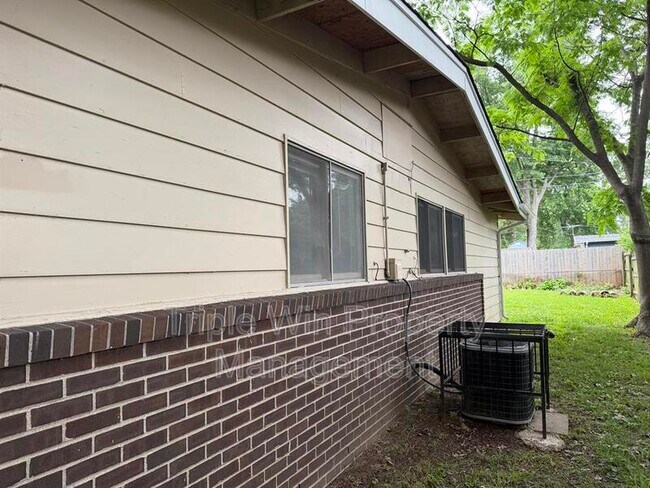 Building Photo - 410 Ridge Dr