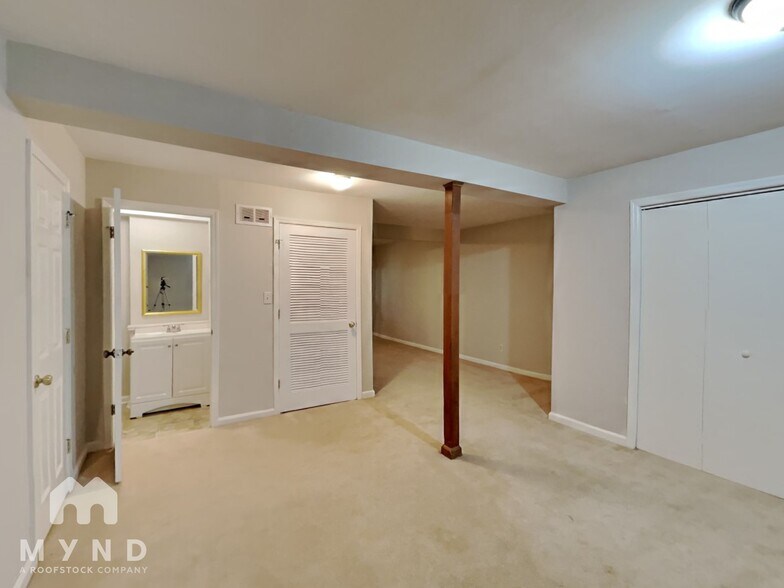 Building Photo - 727 Twin Brooks Ct