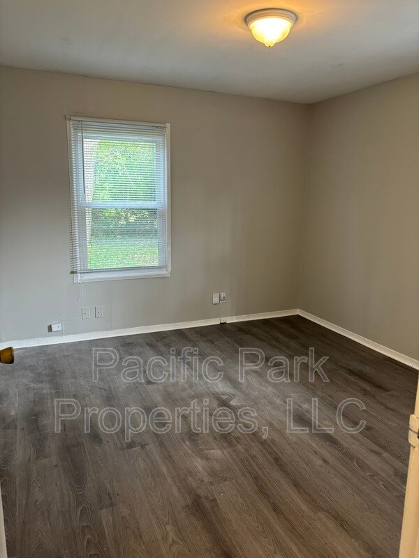 Building Photo - 3639 Richelieu Rd