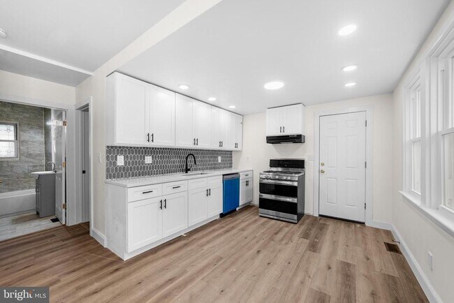 Building Photo - 257 Homecrest Ave