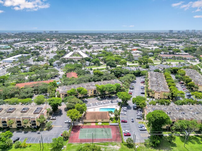 Building Photo - 480 NW 20th St