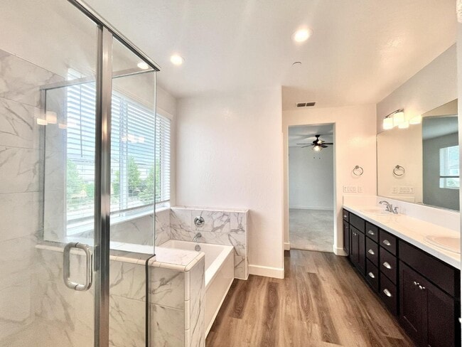 Building Photo - 377 Traverse Dr S