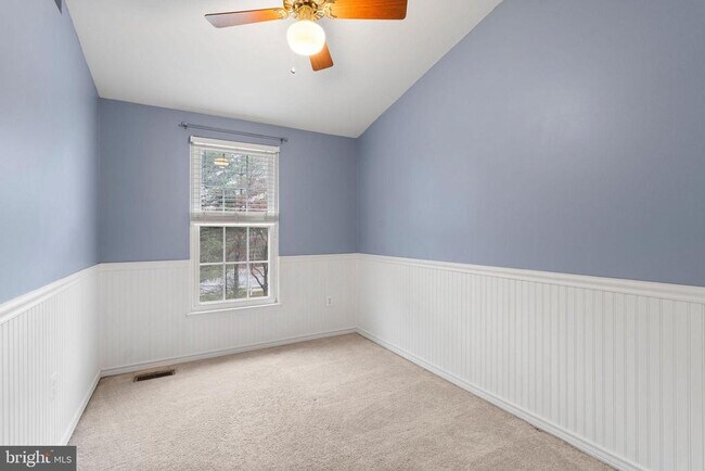 Building Photo - 2423 Bolton Ln