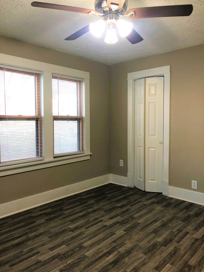 Building Photo - 2518 S 46th Ave