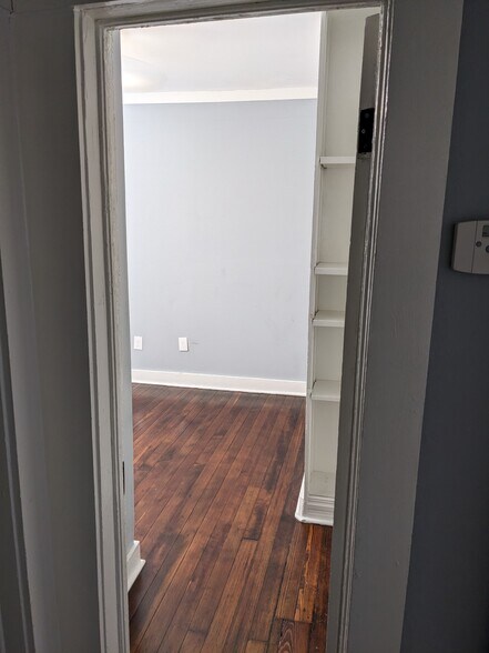 Building Photo - 515 S Wheeling Ave